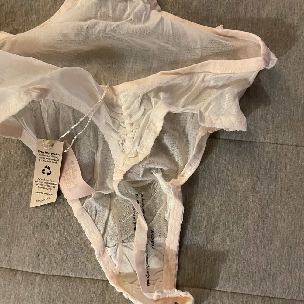 We Are HAH Key To Ur Heart Bodysuit in La Crème xs - Picture 12 of 14